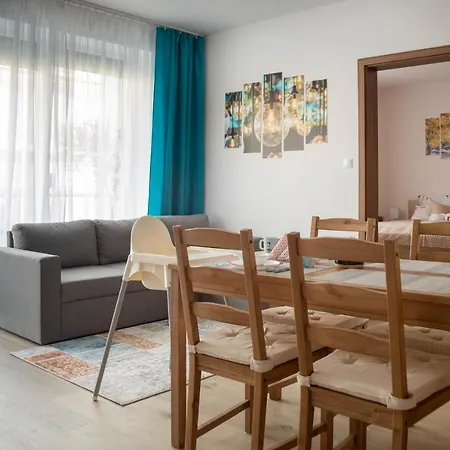 Appartamento Tavirozsa Csaladi Apartman Győr