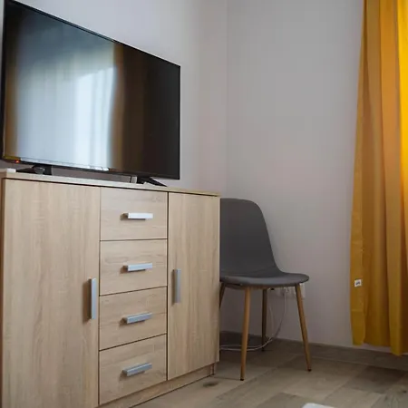 Tavirozsa Csaladi Apartman
